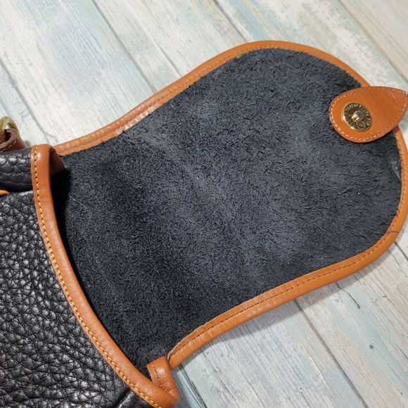 Dooney & Bourke Big Duck Bag. - Picture 4 of 13